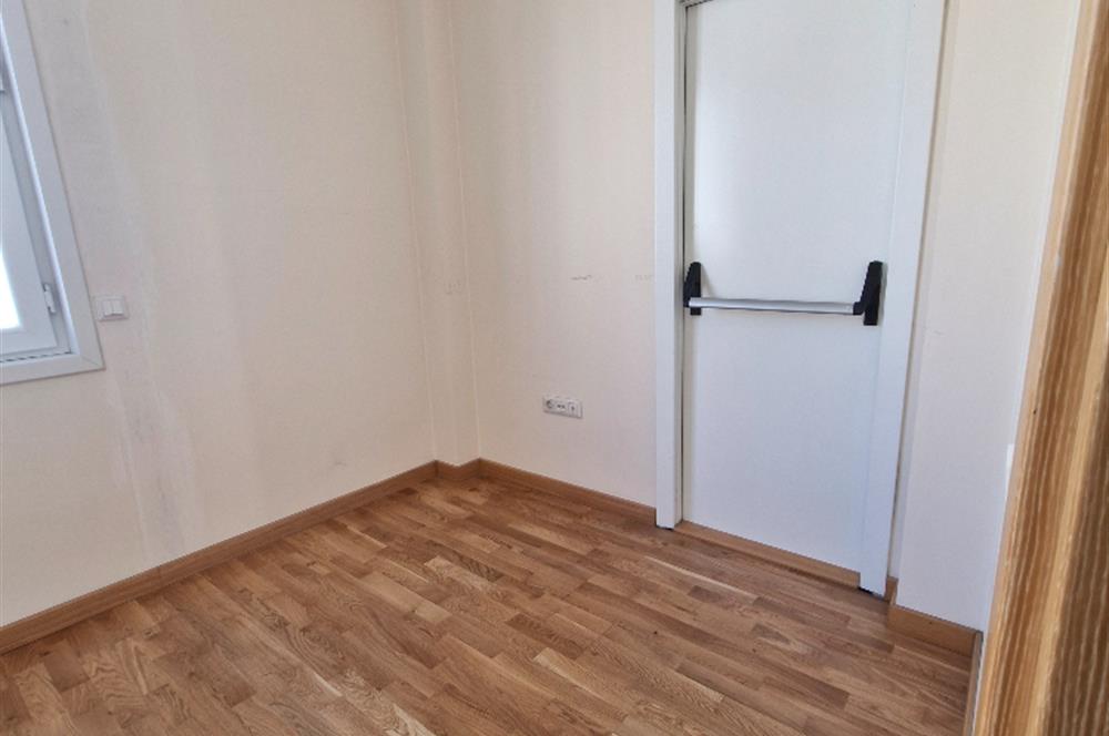 CENTURY 21 SAHRA'DAN KOZZY'E YAKIN YENİ BİNADA 2+1 KOMBİLİ