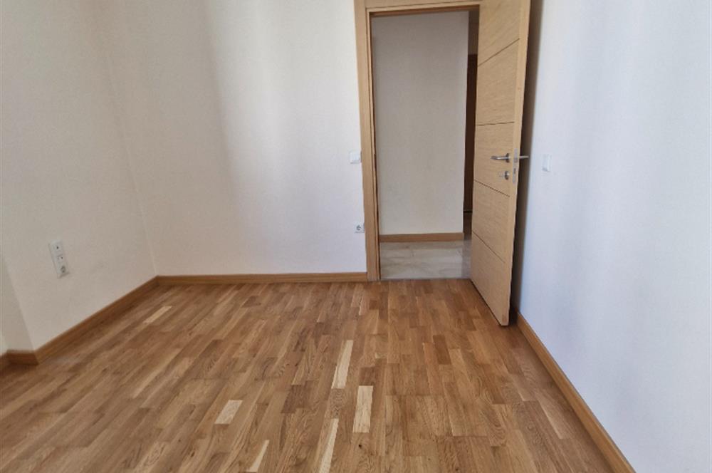 CENTURY 21 SAHRA'DAN KOZZY'E YAKIN YENİ BİNADA 2+1 KOMBİLİ