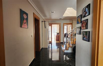 C21 DEN SEDİR EVLERİNDE BÜYÜK M2Lİ, TERASLI, FERAH ÇATI DUBLEKSİ