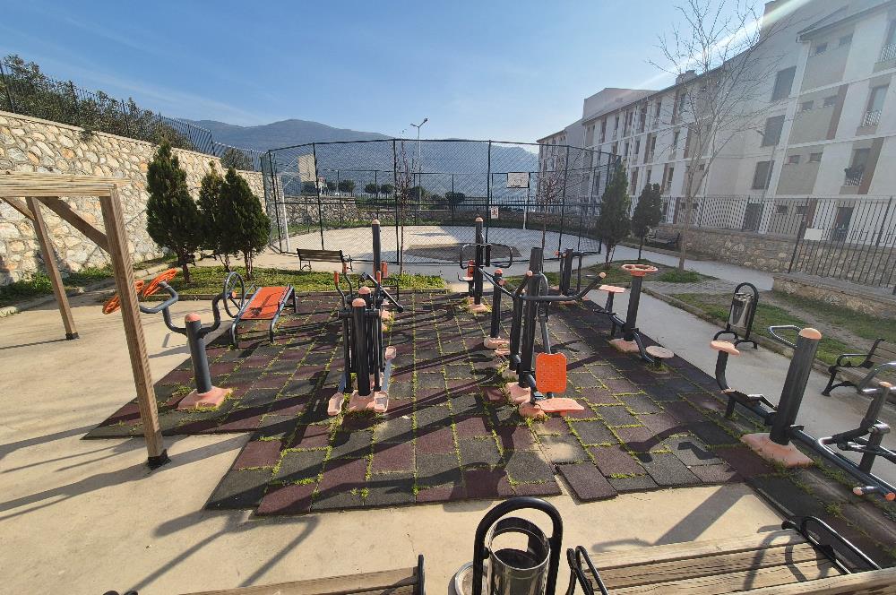 C21 Cius; Hastane TOKİ de Asansörlü 2+1 Ara Kat Kiralık Daire