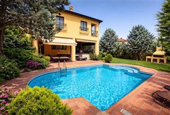 GÖLBAŞI'NDA 1500 m² ARSA İÇİNDE HAVUZLU 7+1 LÜKS KİRALIK VİLLA - 1 - 32735