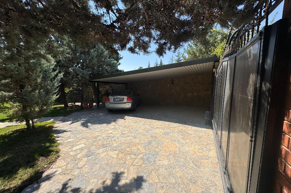 GÖLBAŞI'NDA 1500 m² ARSA İÇİNDE HAVUZLU 7+1 LÜKS KİRALIK VİLLA