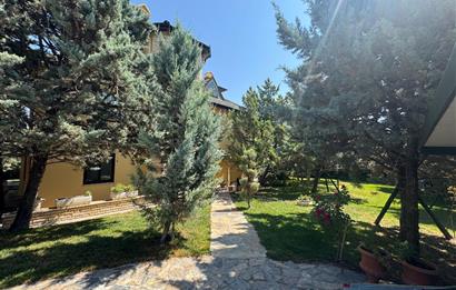 GÖLBAŞI'NDA 1500 m² ARSA İÇİNDE HAVUZLU 7+1 LÜKS KİRALIK VİLLA