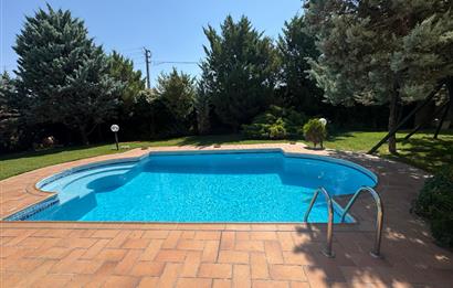 GÖLBAŞI'NDA 1500 m² ARSA İÇİNDE HAVUZLU 7+1 LÜKS KİRALIK VİLLA