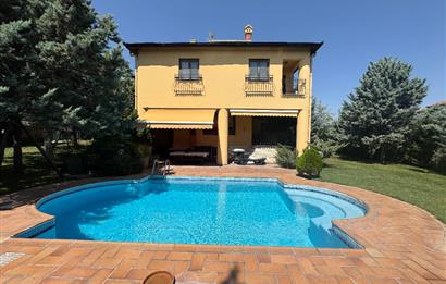 GÖLBAŞI'NDA 1500 m² ARSA İÇİNDE HAVUZLU 7+1 SATILIK LÜKS VİLLA