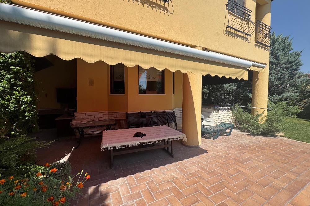 GÖLBAŞI'NDA 1500 m² ARSA İÇİNDE HAVUZLU 7+1 LÜKS KİRALIK VİLLA