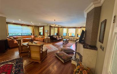 GÖLBAŞI'NDA 1500 m² ARSA İÇİNDE HAVUZLU 7+1 LÜKS KİRALIK VİLLA