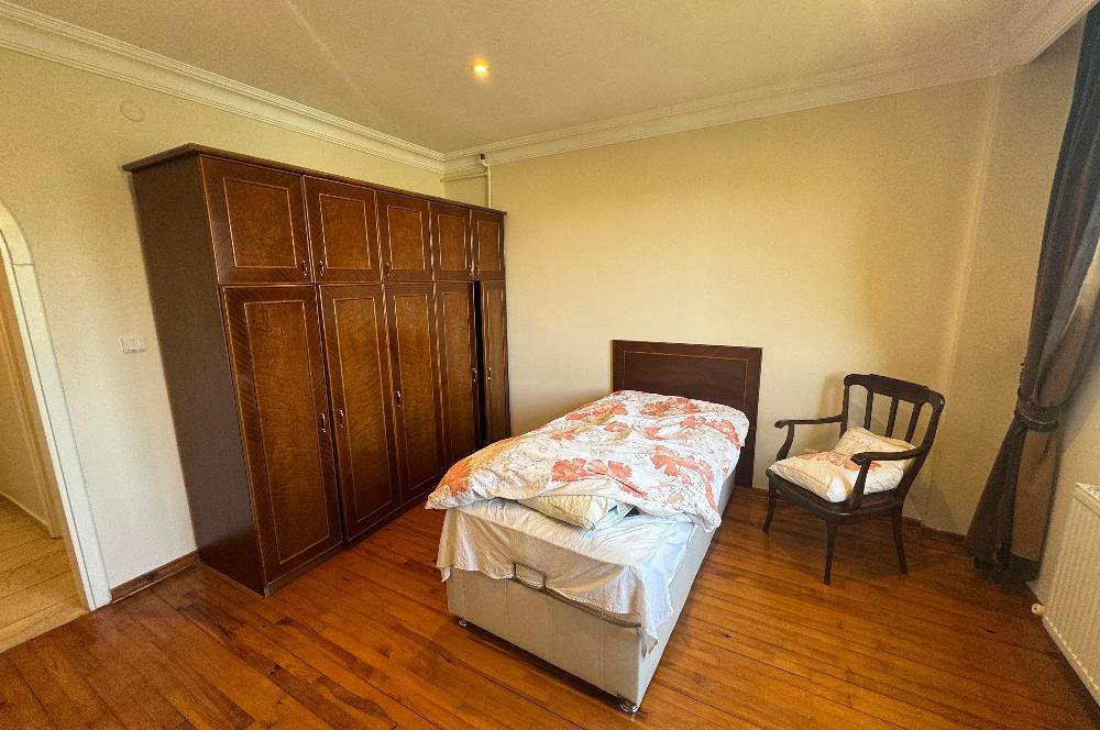 GÖLBAŞI'NDA 1500 m² ARSA İÇİNDE HAVUZLU 7+1 SATILIK LÜKS VİLLA