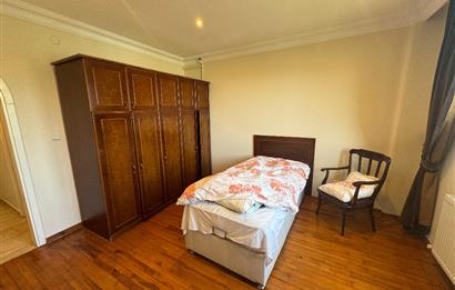 GÖLBAŞI'NDA 1500 m² ARSA İÇİNDE HAVUZLU 7+1 SATILIK LÜKS VİLLA