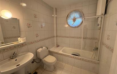 GÖLBAŞI'NDA 1500 m² ARSA İÇİNDE HAVUZLU 7+1 SATILIK LÜKS VİLLA