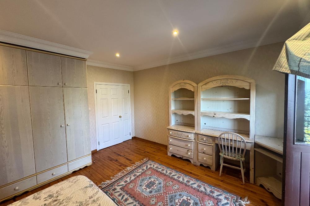 GÖLBAŞI'NDA 1500 m² ARSA İÇİNDE HAVUZLU 7+1 SATILIK LÜKS VİLLA