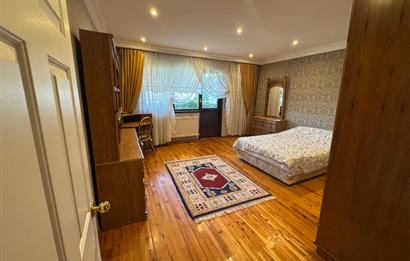 GÖLBAŞI'NDA 1500 m² ARSA İÇİNDE HAVUZLU 7+1 LÜKS KİRALIK VİLLA