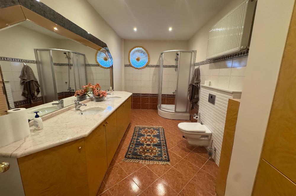 GÖLBAŞI'NDA 1500 m² ARSA İÇİNDE HAVUZLU 7+1 SATILIK LÜKS VİLLA