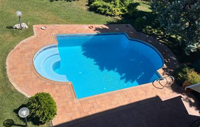 GÖLBAŞI'NDA 1500 m² ARSA İÇİNDE HAVUZLU 7+1 SATILIK LÜKS VİLLA