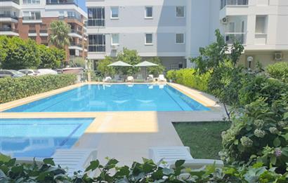 Konyaaltı Liman'da Havuzlu Sitede 2+1 Satılık Daire