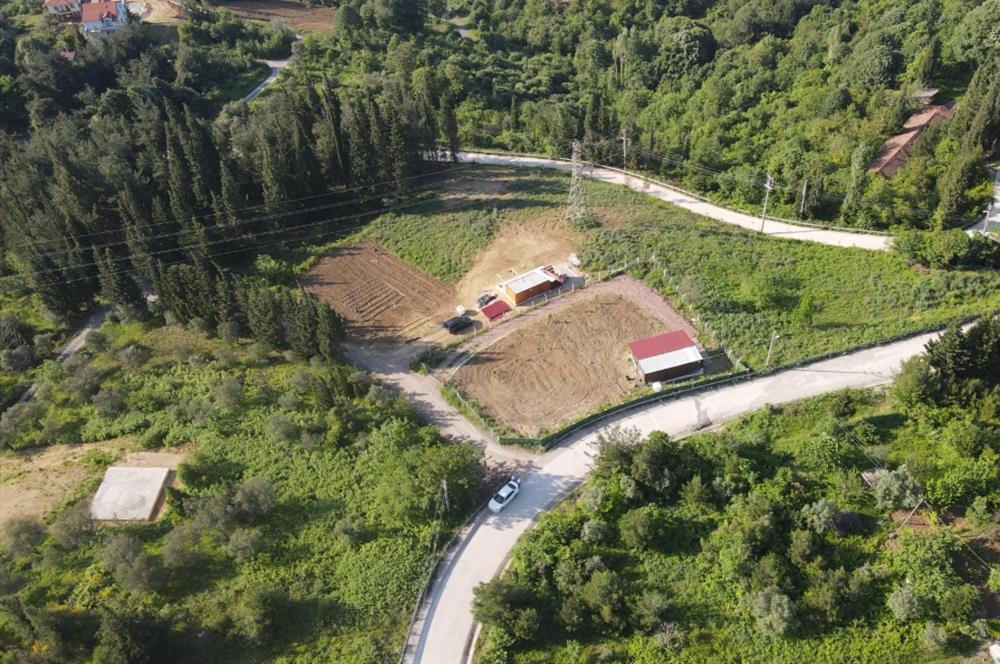 DENİZ İLE DOĞANIN BULUŞTUĞU YER ULAŞLIDA ARSA VE ÜZERİNDE YAPI