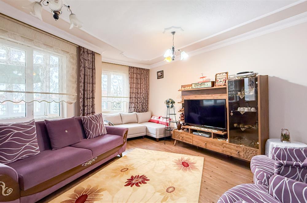 C21 Bal'dan Hasan Basri Çantay Mah.'de Satılık 2+1 Daire