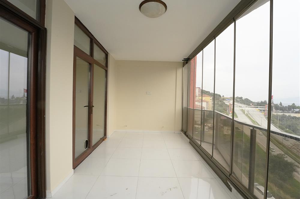 C21 Cius; Panorama Plus'ta Deniz Manzaralı Havuzlu Ara Kat Daire