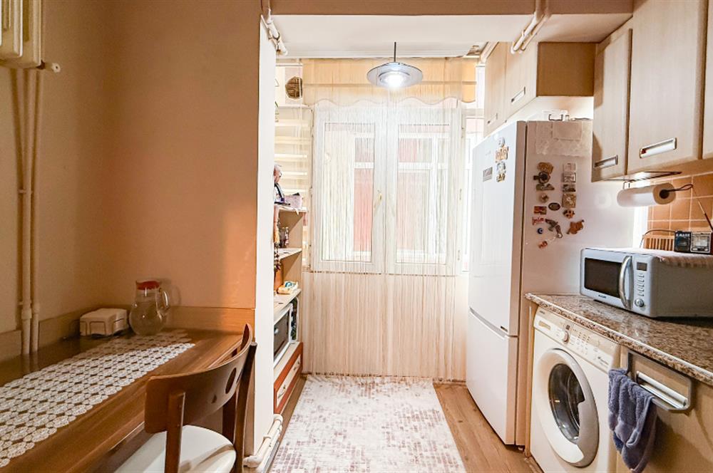 C21 Bal'dan Hasan Basri Çantay Mah.'de Satılık 2+1 Daire