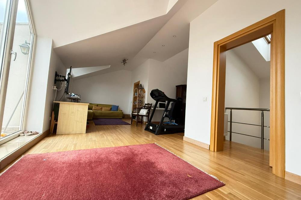 SERTAÇ MAZI'DAN KEMER CORNER'DA KEYİFLİ BÜYÜK 3+1 ÇATI DUBLEKS