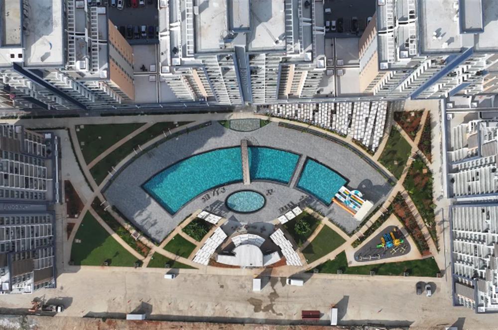 İskele Long Beach Riverside Life'da Tam Eşyalı 2+1 Satılık Daire