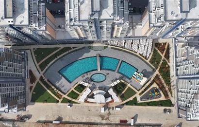 İskele Long Beach Riverside Life'da Tam Eşyalı 2+1 Satılık Daire