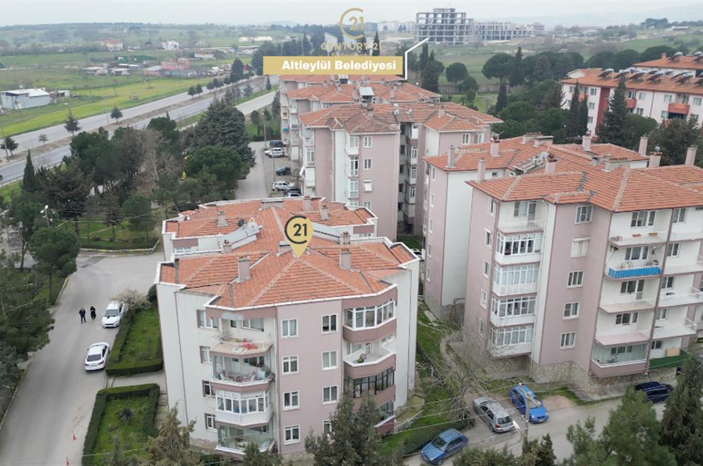 C21 Bal'dan Hasan Basri Çantay Mah.'de Satılık 2+1 Daire