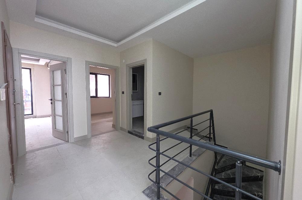 C21 Cius; Umurbey'de Satılık 4+1 Sıfır Ters Dubleks Daire