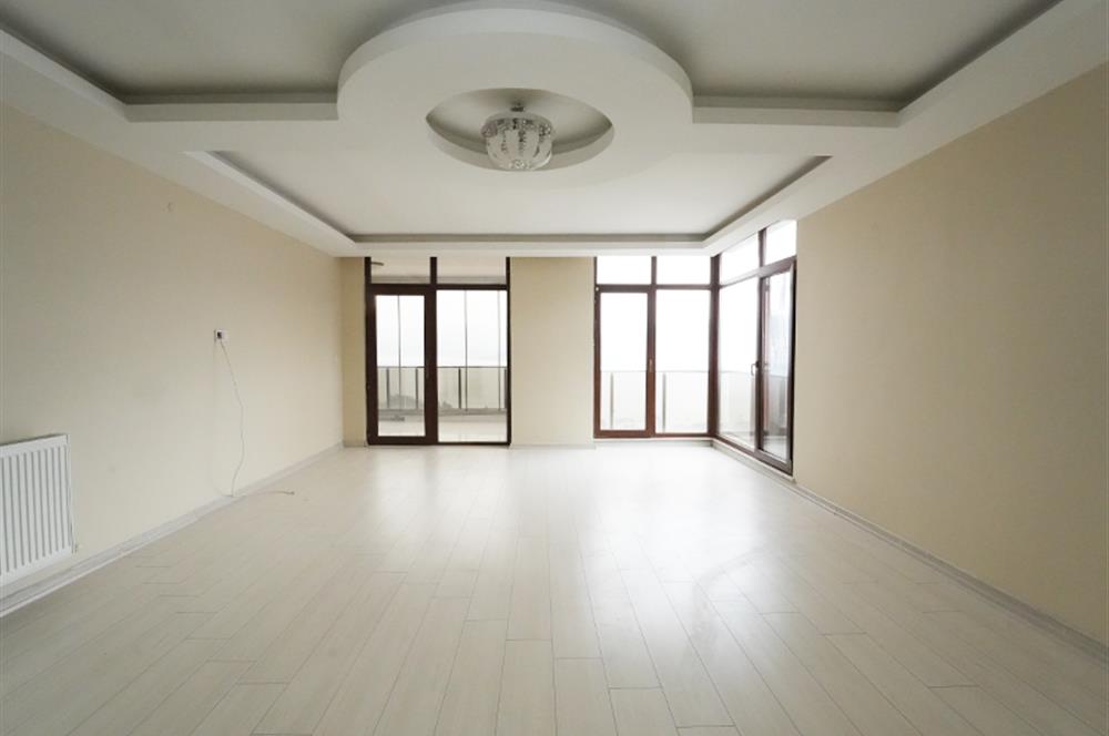 C21 Cius; Panorama Plus'ta Deniz Manzaralı Havuzlu Ara Kat Daire