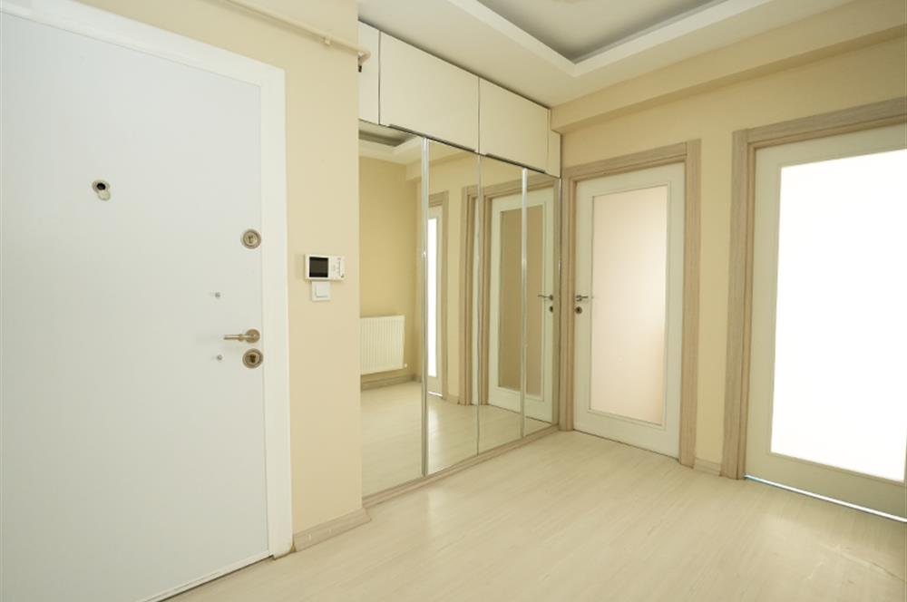 C21 Cius; Panorama Plus'ta Deniz Manzaralı Havuzlu Ara Kat Daire