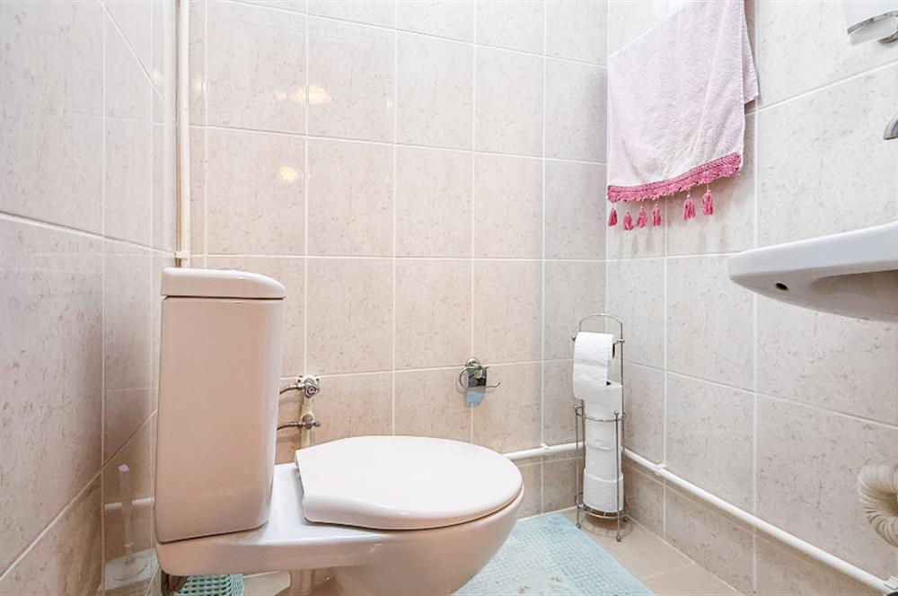 C21 Bal'dan Hasan Basri Çantay Mah.'de Satılık 2+1 Daire