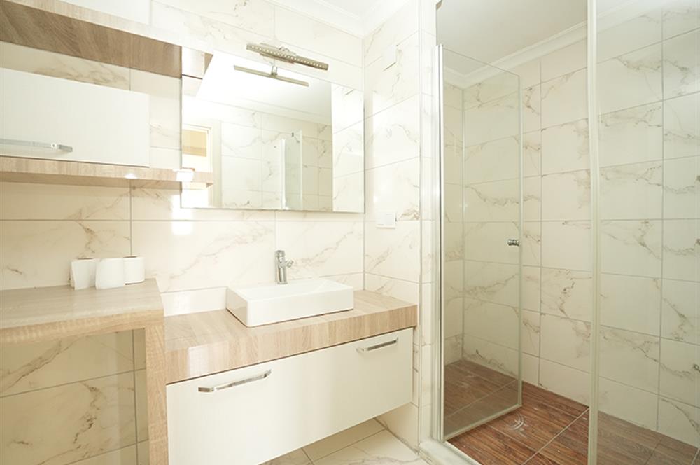 C21 Cius; Panorama Plus'ta Deniz Manzaralı Havuzlu Ara Kat Daire