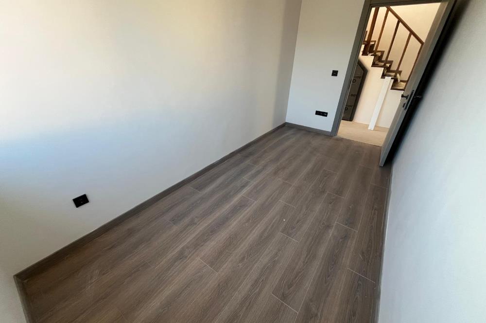 ALTINTEPE'DE DENİZ MANZARALI YERDEN ISITMALI KÖŞE 3+2 DUBLEKS