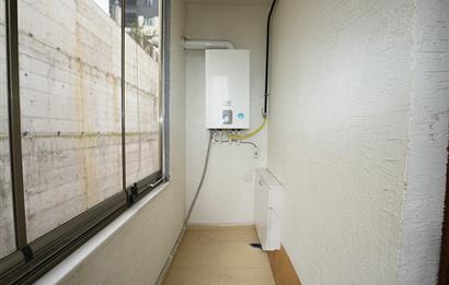 C21 Cius; Panorama Plus'ta Deniz Manzaralı Havuzlu Ara Kat Daire