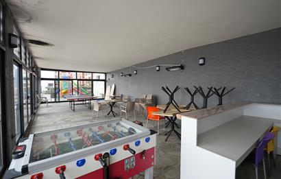 C21 Cius; Panorama Plus'ta Deniz Manzaralı Havuzlu Ara Kat Daire