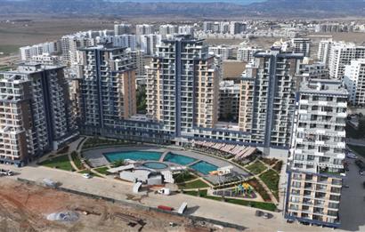 İskele Long Beach Riverside Life'da Tam Eşyalı 2+1 Satılık Daire
