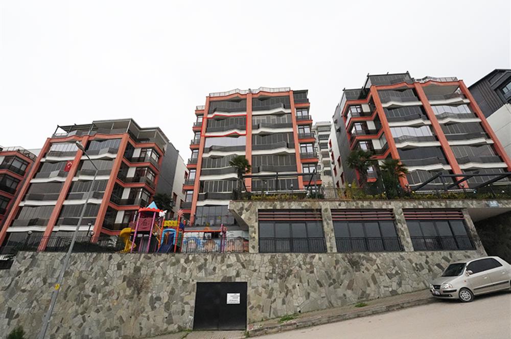 C21 Cius; Panorama Plus'ta Deniz Manzaralı Havuzlu Ara Kat Daire