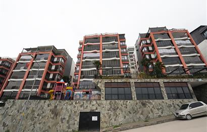 C21 Cius; Panorama Plus'ta Deniz Manzaralı Havuzlu Ara Kat Daire