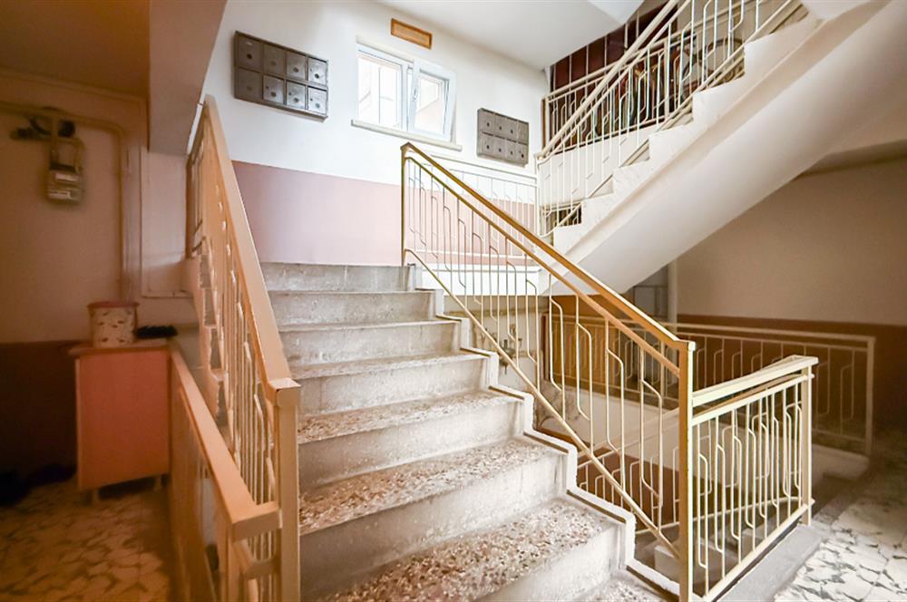 C21 Bal'dan Hasan Basri Çantay Mah.'de Satılık 2+1 Daire