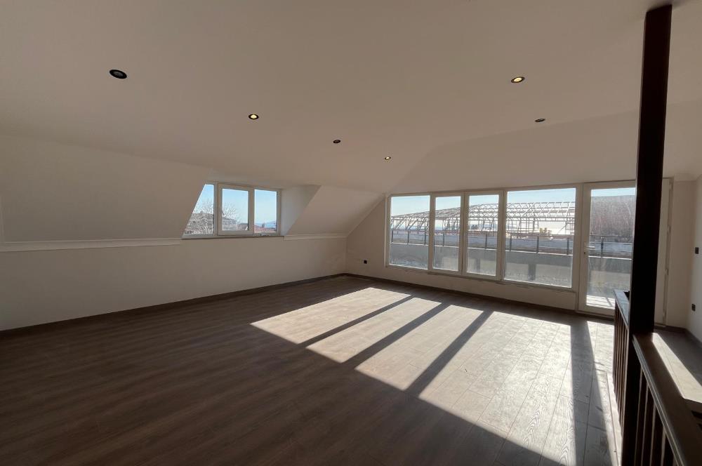 ALTINTEPE'DE DENİZ MANZARALI YERDEN ISITMALI KÖŞE 3+2 DUBLEKS