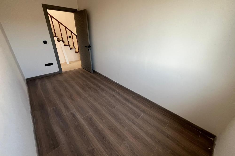 ALTINTEPE'DE DENİZ MANZARALI YERDEN ISITMALI KÖŞE 3+2 DUBLEKS