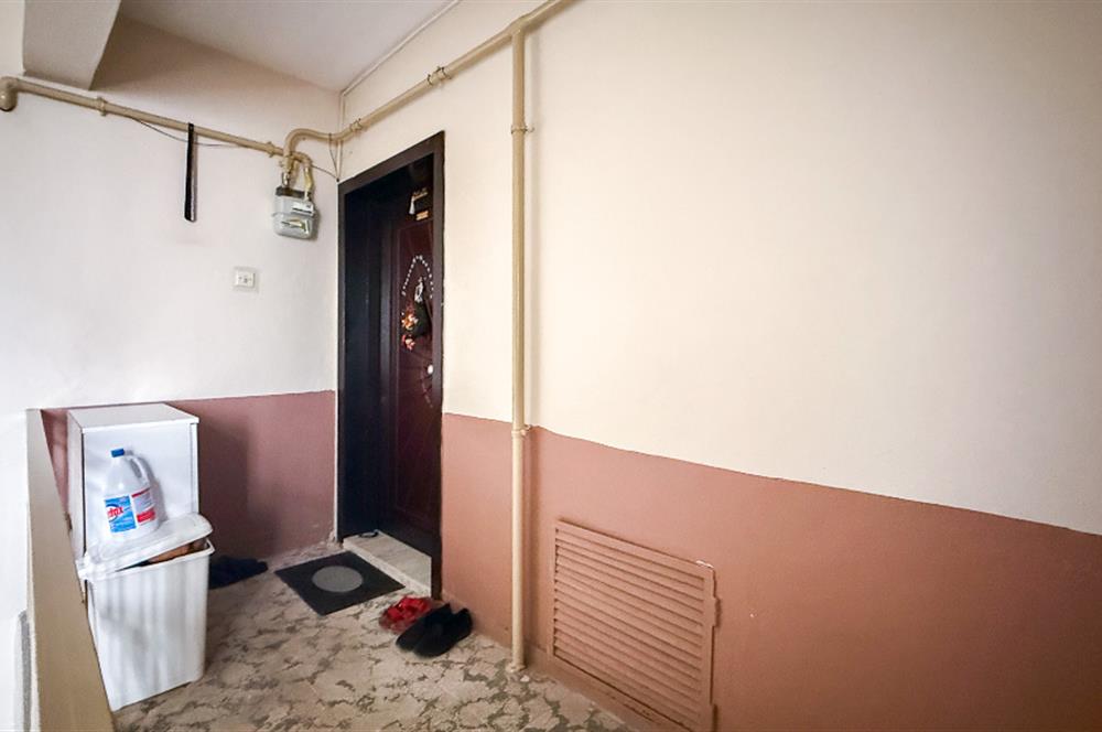 C21 Bal'dan Hasan Basri Çantay Mah.'de Satılık 2+1 Daire