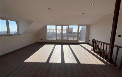 ALTINTEPE'DE DENİZ MANZARALI YERDEN ISITMALI KÖŞE 3+2 DUBLEKS