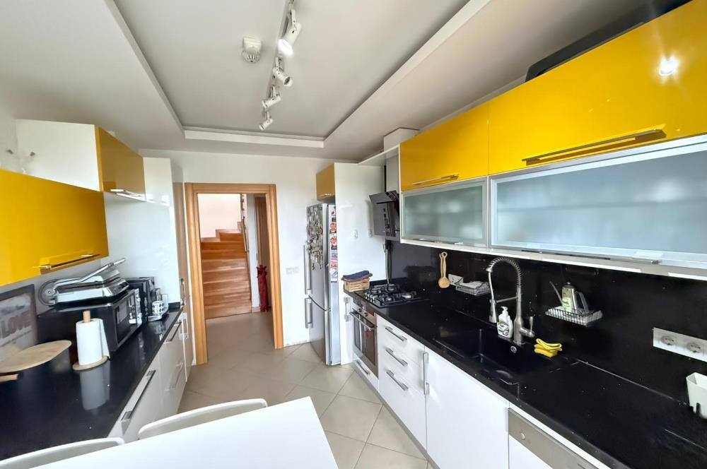 SERTAÇ MAZI'DAN KEMER CORNER'DA KEYİFLİ BÜYÜK 3+1 ÇATI DUBLEKS