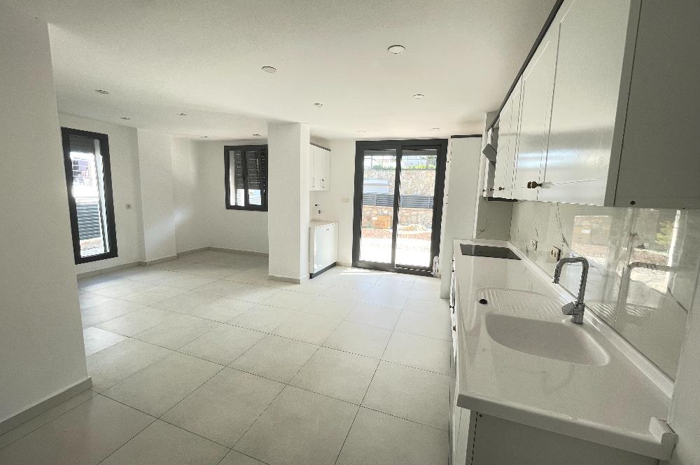 Bağla'da Deniz Manzaralı Kiralık Müstakil Dublex