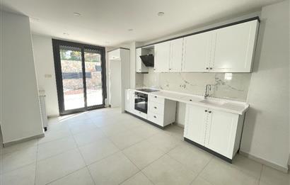 Bağla'da Deniz Manzaralı Kiralık Müstakil Dublex