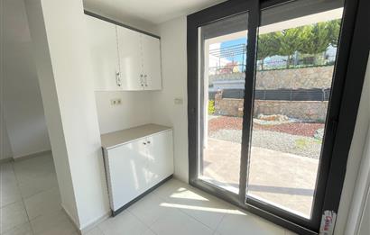 Bağla'da Deniz Manzaralı Kiralık Müstakil Dublex