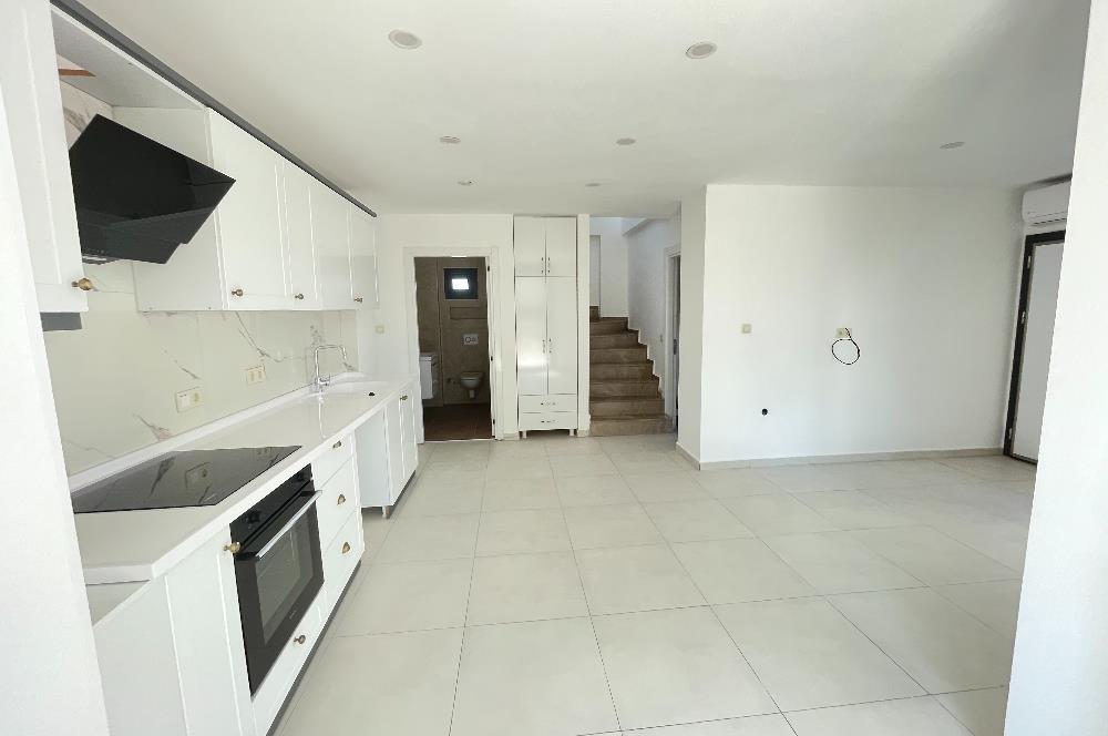 Bağla'da Deniz Manzaralı Kiralık Müstakil Dublex