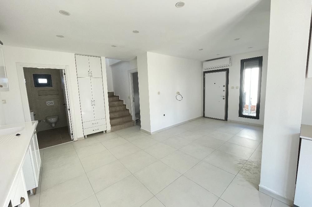 Bağla'da Deniz Manzaralı Kiralık Müstakil Dublex