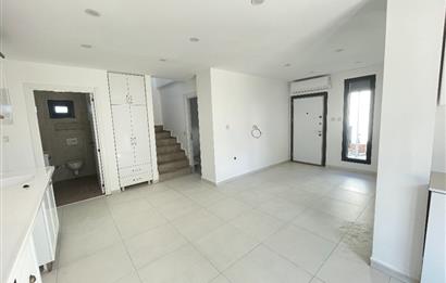 Bağla'da Deniz Manzaralı Kiralık Müstakil Dublex